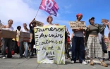 Cortège de lycéens à Saint-Pierre