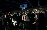 Une foule de passagers dans le terminal 5 de l'aéroport de Londres-Heathrow pendant l'incident technique ayant entraîné des centaines d'annulations de vols, le 8 septembre 2026