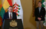 Ernesto Justiniano s'exprime après avoir prêté serment comme ministre de la Défense devant le président bolivien Rodrigo Paz, en remplacement de Marcelo Salinas, lors d'une cérémonie au palais présidentiel de La Paz, en Bolivie, le 3 juin 2026