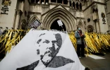 Des manifestatnts pro Assange le 28 octobre 2021 devant la Haute-Cour de justice de Londres