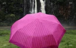pluie à la cascade niagara, sainte-suzanne