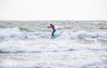  Mondiaux de longboard à Biarritz: Alice Lemoigne se qualifie pour le troisième tour