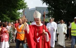 Messe de la Pentecôte : des milliers de fidèles rassemblés à l'église du Chaudron
