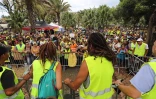 Gilets jaunes devant la Préfecture après leur rencontre avec Annick Girardin