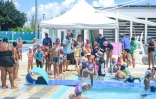 Le Port : le père Noël fait une escale à la piscine