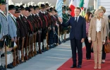 Le président français Emmanuel Macron et son épouse à leur arrivée à Munich (Allemagne), le 25 juin 2022