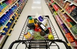 Un caddie contenant des articles susceptibles d'être affectés par les droits de douane dans un magasin d'Annapolis, le 4 avril 2025 dans le Maryland