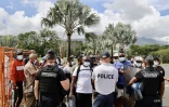 Manifestation pour la fermeture de l'aéroport, les forces de l'ordre sur place