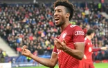 La joie de l'attaquant français du Bayern Munich Kingsley Coman, après avoir égalisé (1-1) sur le terrain de Salzbourg, en 8e de finale aller de la Ligue des Champions, le 16 février 2022 en