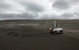 Le prototype d'astromobile de la Nasa sur le champ de lave de Lambahraun, en Islande