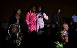Des sympathisants de l'ANC réunis devant la maison de Winnie Mandela, le 2 avril 2018 à Soweto