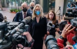 Elizabeth Holmes, la fondatrice de la start-up Theranos, arrive au tribunal de San Jose pour la sélection du jury dans son procès pour fraude, le 31 août 2021