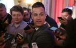 Corey Lewandowski, directeur de campagne de Trump répond aux journalistes, à Palm Beach, le 10 mars 2016