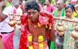 Cavadee : les fidèles célèbrent le dieu tamoul Muruga à Saint-Paul