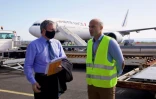 Jacques Billant rend visite aux équipes de fret de Gilot