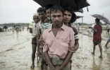 Des réfugiés rohyngias attendent une distribution de la nourriture à Ukhia, au Bangladesh, le 6 octobre 2017