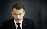 Le président Emmanuel Macron lors de sa visite à la base navale de sous-marins nucléaires de l'île Longue le 2 mars 2026 à Crozon, dans le Finistère ( POOL / Yoan VALAT )