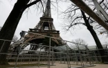 La Tour Eiffel fermée en raison d'un mouvement de grève, le 20 février 2024 à Paris