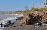 Cyclone Garance voituresdans la mer 
