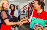 Huguette Bello visite l'école de la seconde chance