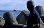 La Possession : le pétrolier de la flotte fantôme russe arrive en baie de la Possession
