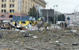 La mairie de Kharkiv en Ukraine frappée par des bombardements russes, le 1er mars 2022