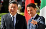 Le président chinois Xi Jinping (G) et le chef du gouvernement italien Giuseppe Conte (D), à Romme, le 23 mars 2019