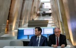 Dani Dayan (D), président du mémorial de l'Holocauste Yad Vashem à Jérusalem, est assis à côté du secrétaire d'Etat Marco Rubio, le 16 février 2025