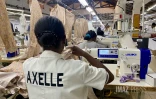 Visite de Bello à l'usine Axelle à madagascar 