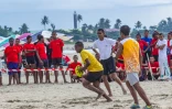 Des jeunes se mobilisent sur la plage de Toamasina à Madagascar