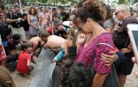 Hommage victimes requins 