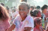La holi holi, la fête des couleurs, clôturait le Dipavali 2017 à Saint-André. (Photos H.F.)