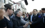 Emmanuel Macron à la rencontre d'habitants du Guilvinec dans le Finistère, le 21 juin 2018