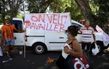 Les forains non-alimentaires protestent l'interdiction de vente,