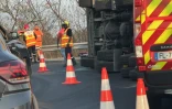 La Possession : un camion porte-conteneurs couché sur le flanc sur l'échangeur Sainte-Thèrèse