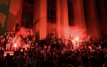 Célébrations de victoire du PSG: un mineur tué à l'arme blanche à Dax, une voiture fonçe dans la foule à Grenoble ©AFP or licensors