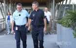 Aéroport Roland Garros : opération coup de poing contre les trafics de drogue à Gillot, 100% des passagers contrôlés