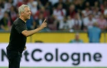 L'entraîneur de Dortmund Lucien Favre lors de la victoire 3-1 à Cologne le 23 août 2019
