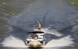 Laura Phily championne de France de figure ski nautique