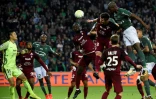 Bryan Dabo s'élève plus haut que la défense de Metz dans la victoire de Saint-Etienne à Geoffroy-Guichard, le 14 octobre 2017