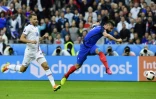 Olivier Giroud ouvre le score pour la France face à l'Islande en quart de l'Euro, le 3 juillet 2016 au Stade de France