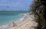 des kites-surfeurs à trou d'eau le 25 janvier 2020