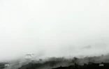 Jeudi 31 janvier 2008 - La route des laves noyée sous l'épais brouillard généré par la vapeur d'eau