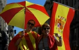 Des manifestantes défilent dans les rues de Barcelone le 8 octobre 2017