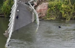 Le pont effondré près de Toulouse pourrait s'inviter dans le débat sur les infrastructures, à Mirepoix-sur-Tarn, près de Toulouse, le 18 novembre 2019