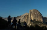 Des visiteurs au parc national Yosemite, le 6 juillet 2020 en Californie