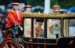 Le roi Charles III et la reine Camilla en carrosse lors de la parade d'anniversaire du roi, le 15 juin 2024 Ă Londres