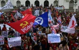 Des partisans du président de gauche Lula manifestent contre l'extrême droite à Rio de Janeiro, le 7 octobre 2026