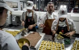 Le chocolatier Richard Sève dans son  atelier-musée dédié au cacao à Limonest, aux portes de Lyon, le 13 octobre 2017