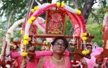 Cavadee : les fidèles célèbrent le dieu tamoul Muruga à Saint-Paul